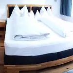 Kaiserburg * バド クラインキルヒハイム